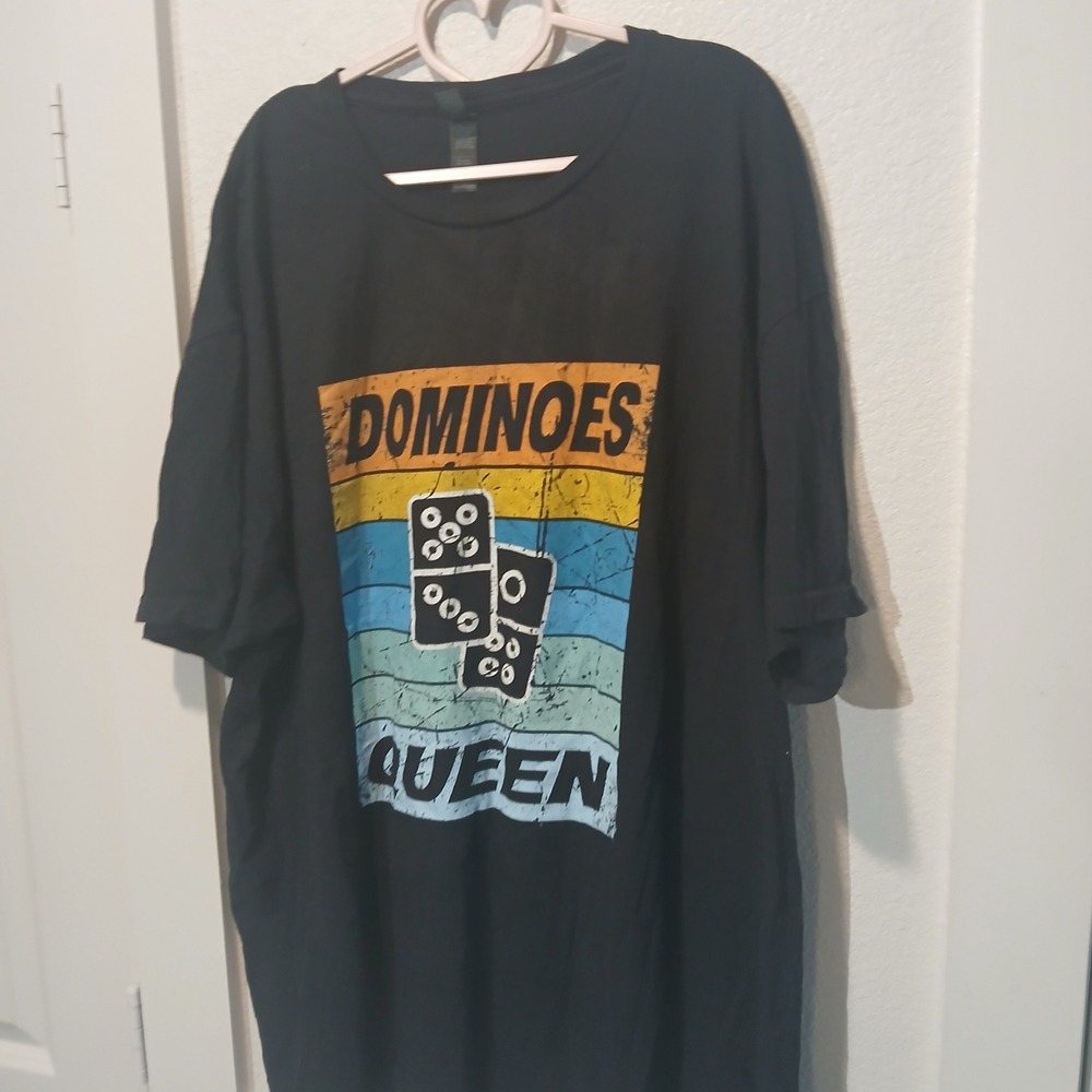 Gildan Softstyle Dominoes Queen Graphic T-Shirt Black 3XL Retro Sunset Tee